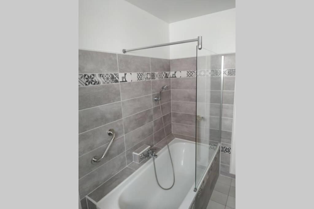Appartement T3 Spacieux Avec Vue Sur L'Etang De Thau Au 1Er Etage D'Une Villa - Entree Independante Сет Екстериор снимка